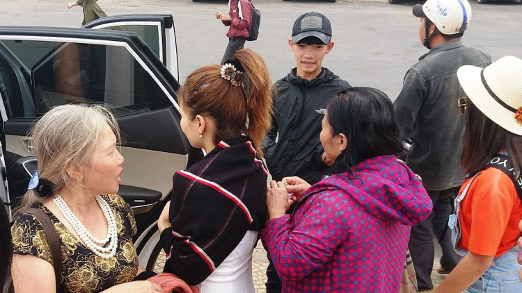 Đà Lạt: Thăm pơxâu phâk mơngế ki lu lêa tăng kâ kơhveăm liăn tơmối ôm hyô