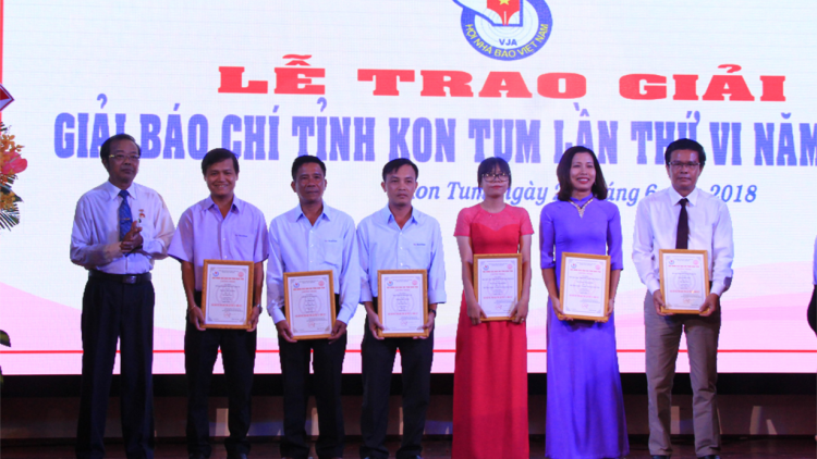 Diâp pri Hlá tơbeăng kong pơlê Kon Tum rôh má 6