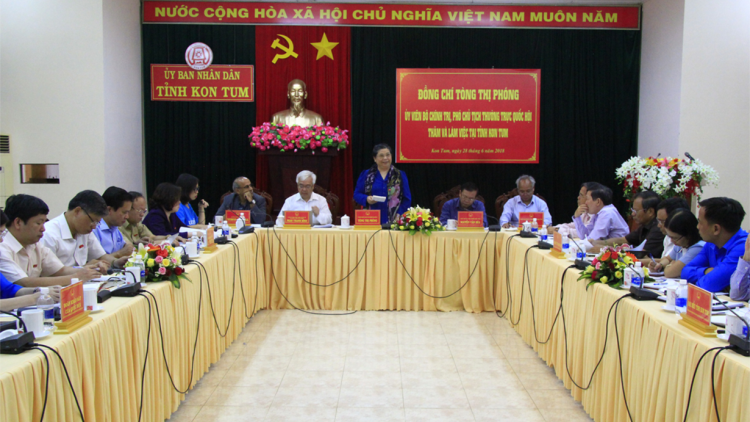 Kon Tum kal mơdêk tơdroăng séa ngăn [ă pêi pro tiô tơdroăng kum vâi ‘ne\ng tu\m tơdroăng