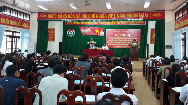 Dak Nông thăm tơpui leăng i nhên
