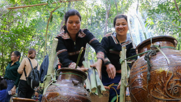 Xối xeăng kong apoăng rơnó hơngui dêi mơngế Jarai