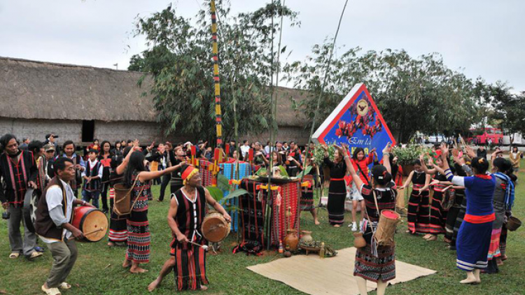 T^ng chối báu dêi mâu hdroâng kuăn ngo Tây Nguyên