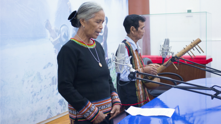 Ki tơniâ dêi tơdrá ‘Nhuăi dêi hdroâng Rơteăng