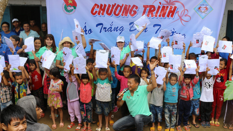 Thái Dương Văn Vấn hriâm Pôa Hồ pêi hên tơdroăng le\m ăm hok tro