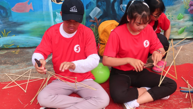 Dak Lak: Hên tơdroăng pêi ki pơxúa ăm vâi hdrêng roh têt trung thu