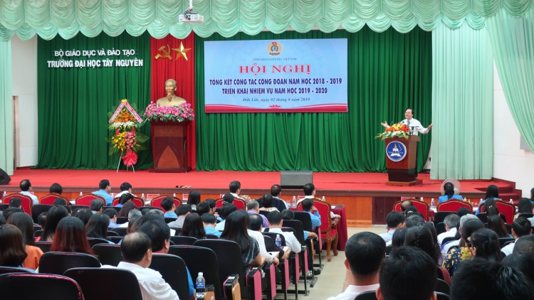 Hôp mơgêi tơdroăng cheăng công đoân hnê hriâm Việt Nam