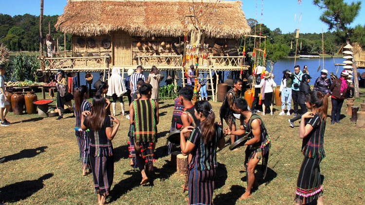 Ulâi nếo mâu hngêi trá xo\n?