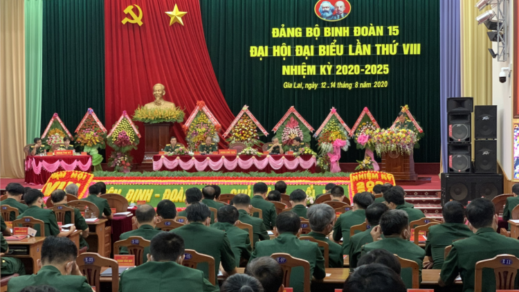 {inh đoân 15 pơxiâm po Hneăng hôp khu râ kăn roh má VIII