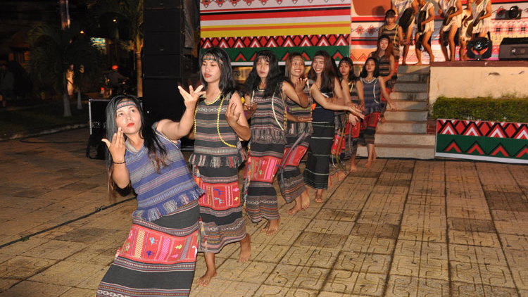 Hâi mơhno túa le#m tro tơ’noăng ivá kuăn ngo kong pơlê Lâm Đồng