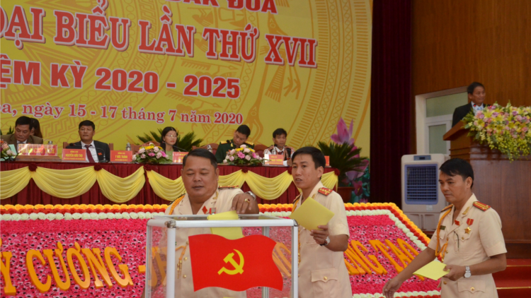 Gia Lai hiăng [lê chiâng tung po Hneăng hôp kân Đảng [o# tơring Đăk Đoa