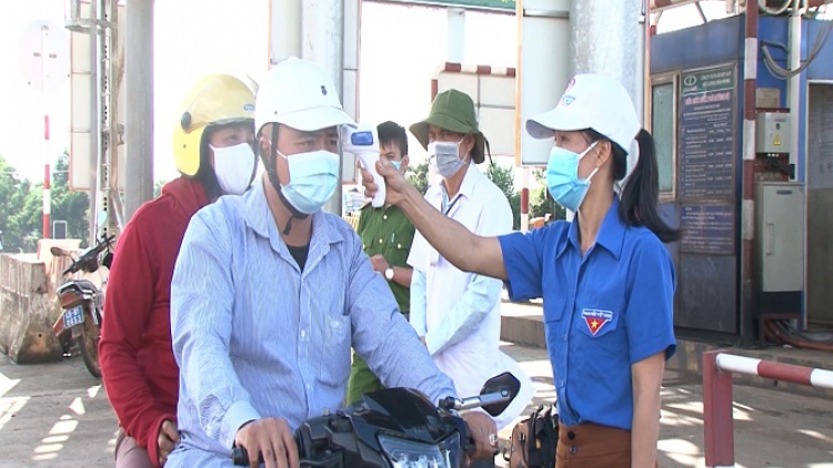 Dak Nông séa ngăn pro pơhôi mâu troăng hơlâ hbrâ mơdât pơreăng COVID-19