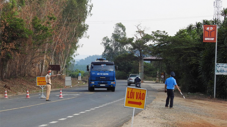 Kon Tum: Pơtối ăm vêh pêi cheăng 2 tíu séa ngăn, mơdât pơrea\ng Covid 19