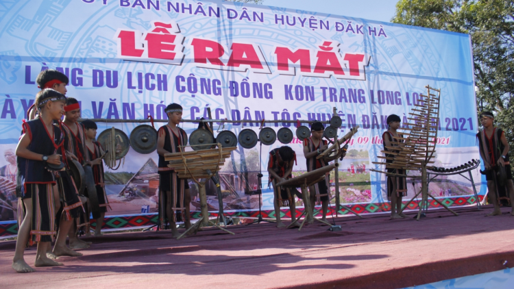 Kon Trang Long Loi mơnhông ôm hyô pơlê pơla