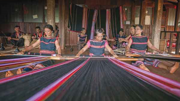 Pơ-ôu ếo pơtâk dêi hdroâng Jarai, Bơhnéa