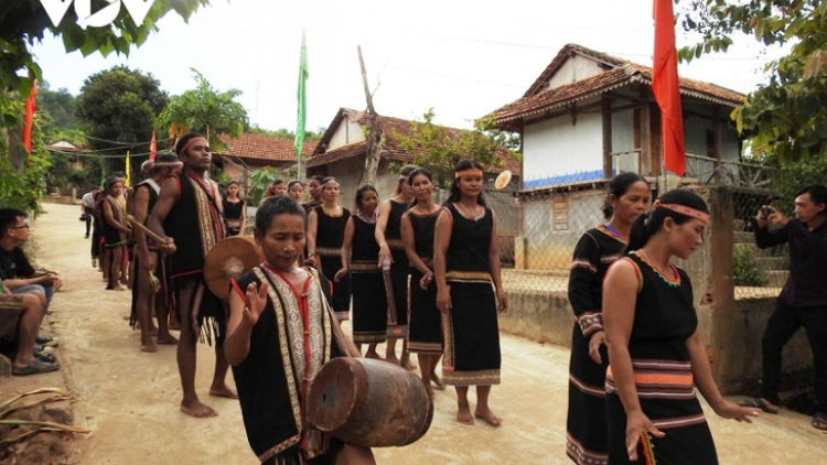 Rak vế ƀă pơtối mơdêk ki kơnía dêi Tơdroăng tŏn chêng tơgôu koăng a Tây Nguyên