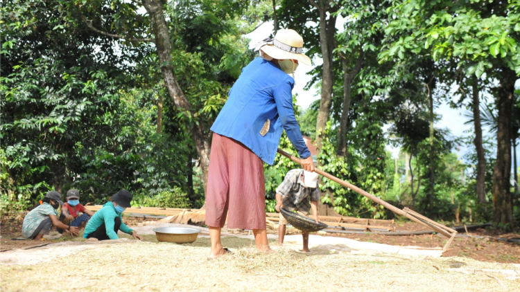 Tơdroăng rêh ối bêh tơniăn lĕm tiah hmâ a tíu tâ pơreăng COVID-19 hên apoăng dêi kong pơlê Dak Lak