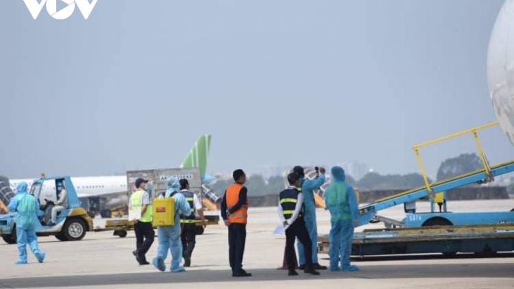 Pơkeăng vaccine COVID-19 AstraZeneca ki apoăng hiăng vêh troh Việt Nam