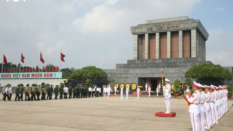 Kăn xiâm pơkuâ hnê ngăn Đảng, Tơnêi têa mot lăm koh pleăng a Hngêi ‘măn poăng Pôa Hồ Chí Minh, Kăn xiâm hnê ngăn tơnêi têa
