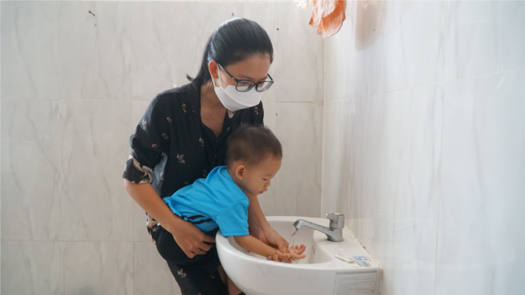 Dak Lak: Thế hbrâ rơnáu ƀă pơreăng thĕn kŏng chêng rơkong