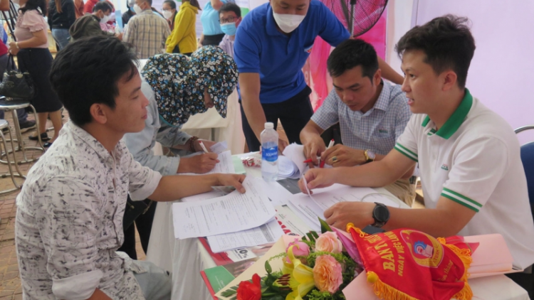 Lối 750 ngế veăng “Hâi cheăng pêi” a Kon Tum