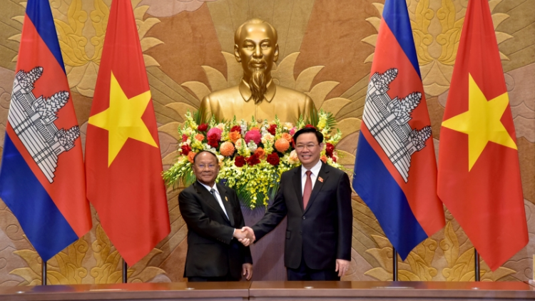 Pôa Vương Đình Huệ, Kăn xiâm hnê ngăn Kuô̆k hô̆i tơpui ƀă pôa Samdech Heng Samrin, Kăn xiâm hnê ngăn Kuô̆k hô̆i Kul