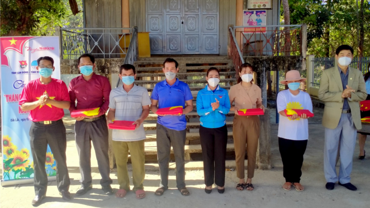 Hlá cơ tơnêi têa kơneăng tíu pơlê kơpong tơkăng kong