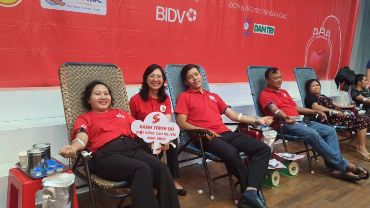 Gia Lai: tơdroăng ‘’Pleăng mơheăm – Tơdjêp troăng mơheăm Việt’’