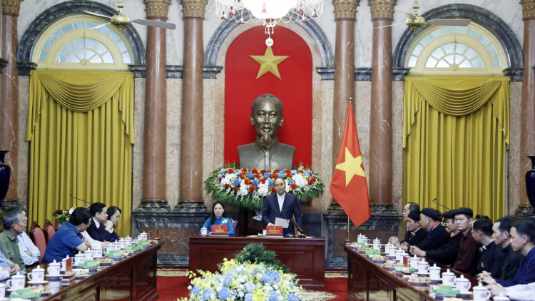 Kăn xiâm hnê ngăn tơnêi têa trâm kăn teăng mâ mơngế châ kuăn pơlê loi tơngah nhuô̆m pâ tung vâi krâ hdroâng kuăn ngo kong pơlê Tuyên Quang