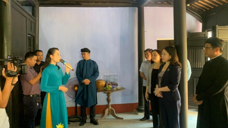 Kăn xiâm phŏ hnê ngăn tơnêi têa chôu nhang a Hngêi tơbâ Hồ Chí Minh, Kăn xiâm hnê ngăn tơnêi têa hneăng hdrối Huế