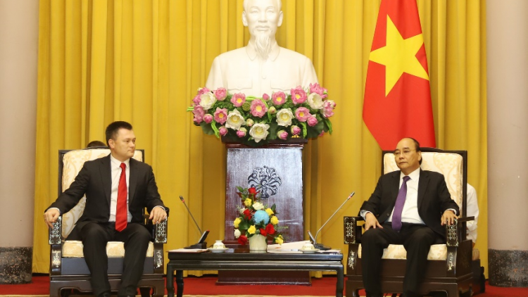 Kăn xiâm tơnêi têa tơdah Ngế xiâm pơkuâ séa ngăn arak luât dêi Kong têa Rusi