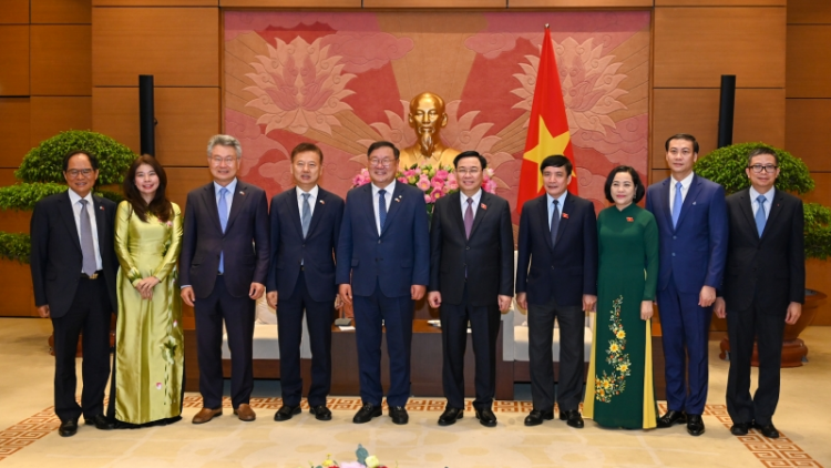 Pôa Vương Đình Huệ, Kăn xiâm hnê ngăn Kuô̆k hô̆i tơdah Khu kăn tơrŭm cheăng pơla Hàn  Quốc - Việt Nam