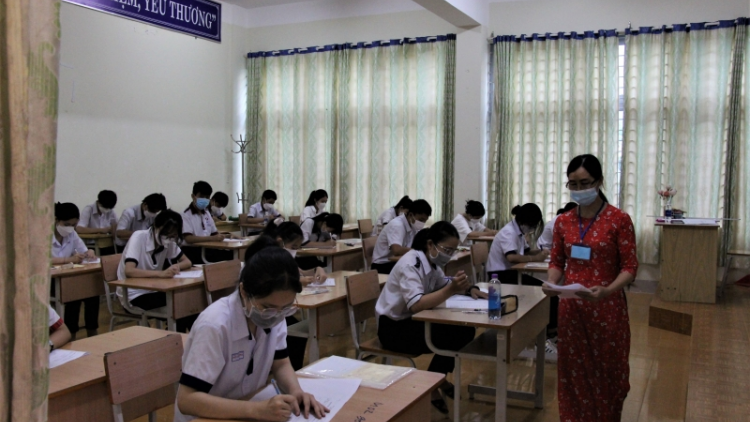 Dak Lak: Vâ chê 2.000 ngế hok tro pơxiâm tơ’noăng mot lâm 10