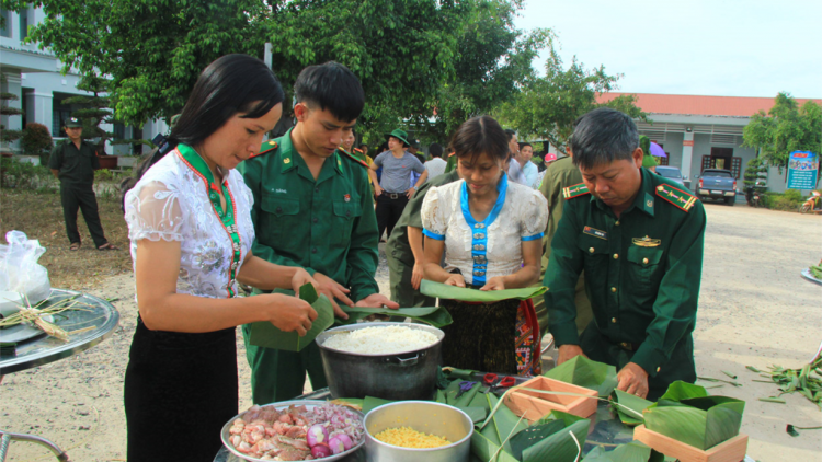 Kon Tum: Têt re#ng [ă mâu rơpo\ng tơkăng