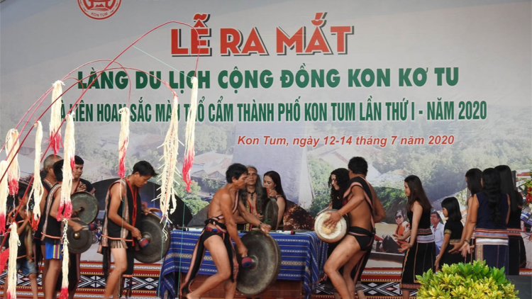 Kon Tum pơxiâm po pơlê ôm hyô Kon Kơ Tu