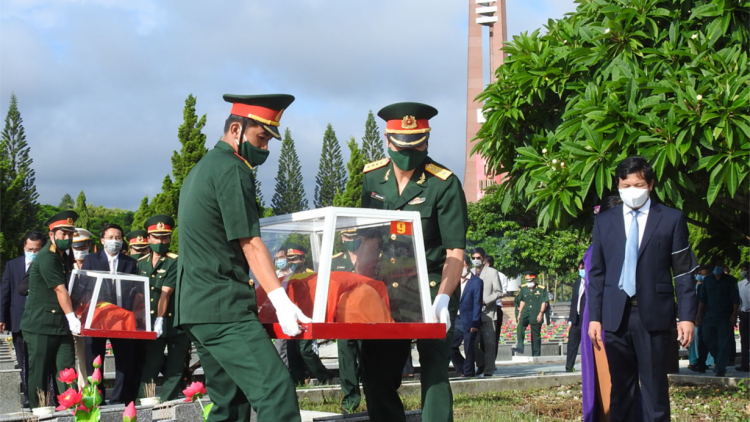 Kon Tum: Tơkŭm pôu ngăn, tơbâ vế ƀă ‘mế 2 kơxêng kiâ mố đô̆i