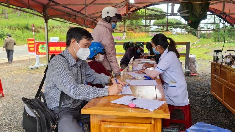 Lâm Đồng ai tơ’nôm 2 ngế ki vê rơxế chơ tơmeăm ngi kong pơlê tâ COVID-19