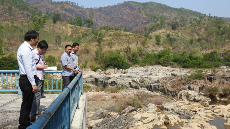 Tơpôu xôi xua ôh tá bê têa tôh klâng klêi long têa hngêi kơmăi on tơhrik Thượng Kon Tum rak têa