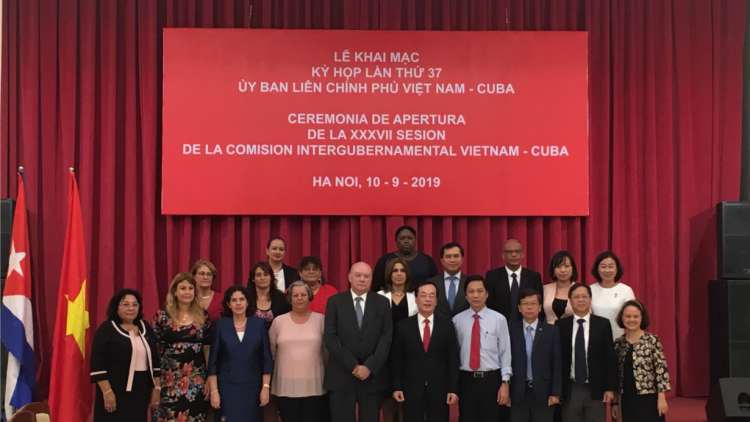 Pơxiâm po hneăng hôp rôh má 37 Vi [an tơru\m Chin phuh Việt Nam – Cuba
