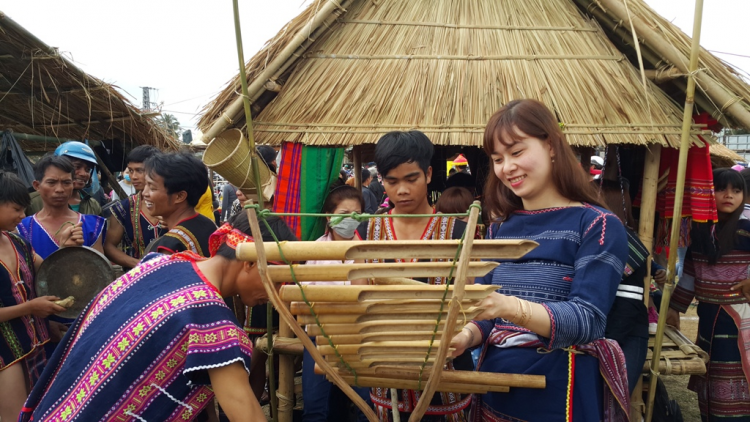 Gia Lai: Leh rơkâu rơnó Hơngui, tơru\m pơla Xuăn [ă kuăn ngo