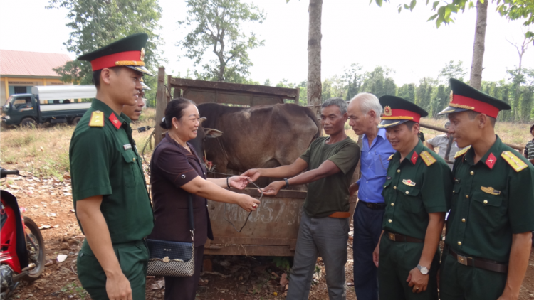 Nhuo#m pâ pơla khu lêng - kuăn pơlê a }ư Mgar (Dak Lak)