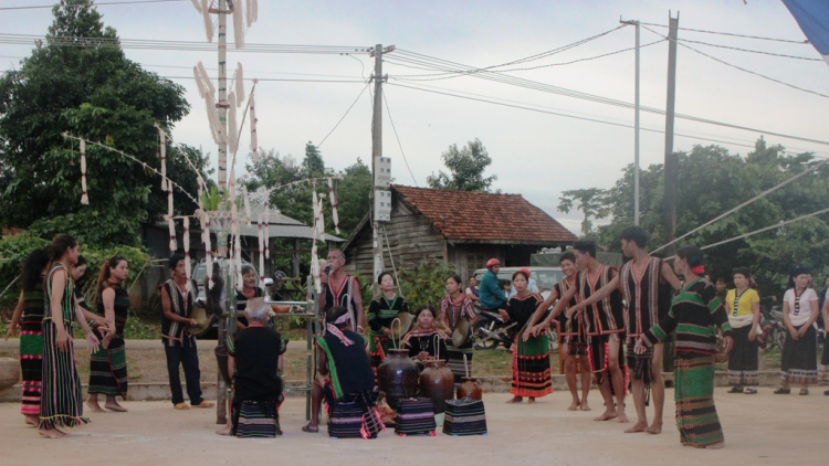 Kâng tung loi t^ng dêi mơngế M’nông