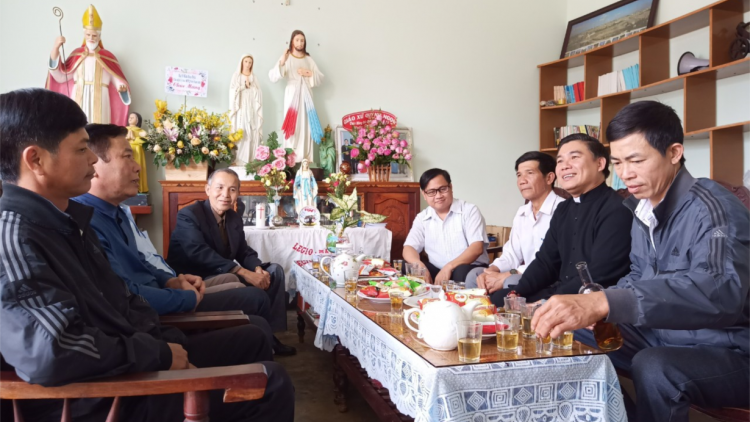 ​​Dak Lak: Tơdah t^ng kân Noel hơniâp ro a mâu kơpong khôp