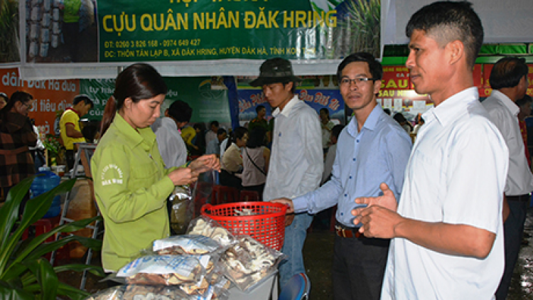 Kon Tum: Tơbleăng tơmeăm ki git dêi tơring Đăk Hà