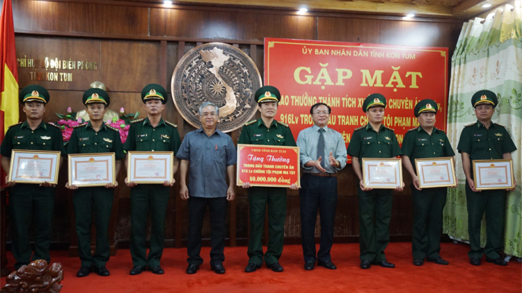 Mố đo#i gak tơkăng kong Kon Tum [ă tơdroăng plâ mơdât mâu ngế ai xôi tê ma tu\i