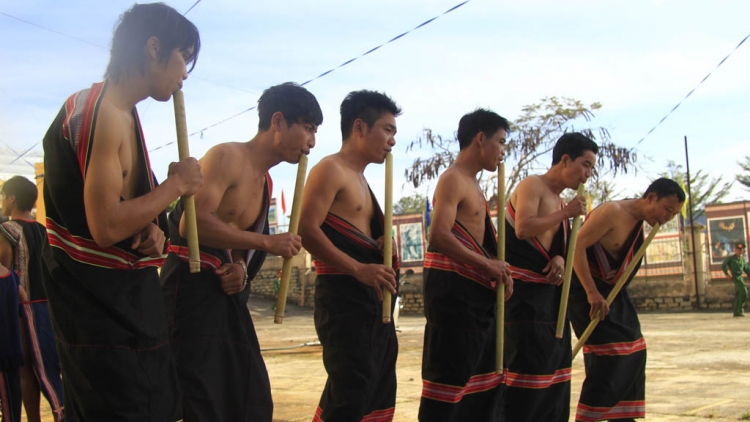 Mơngế Jêh-Triêng a kơpong tơkăng kong Việt Nam-Lếo
