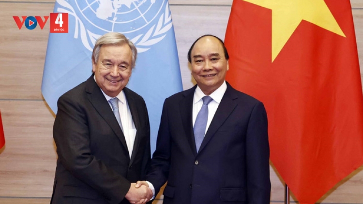 Chủ tịch nước Nguyễn Xuân Phúc lâng Tổng Thư ký António Guterres k’đhơợng lêy bhiệc bhan h