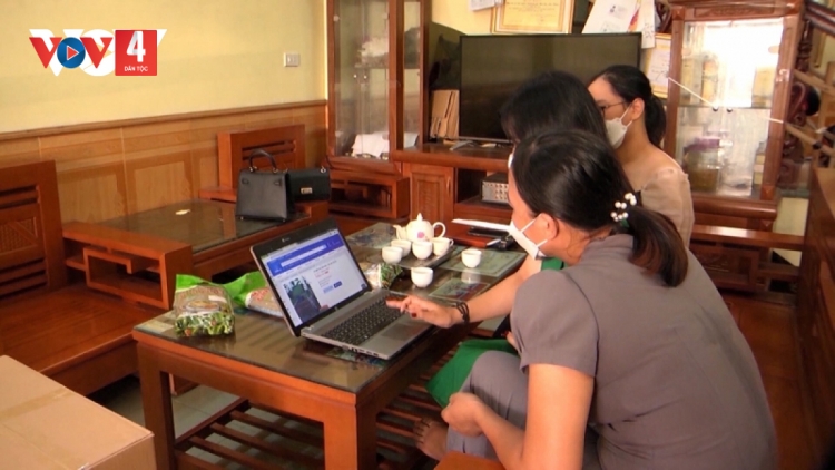 ការអនុវត្តន៍បច្ចេកវិជ្ជាទំនើប កសិករតំបន់ភ្នំលក់ដូរទំនិញតាមអនឡាយប្រកបដោយប្រសិទ្ធភាព។