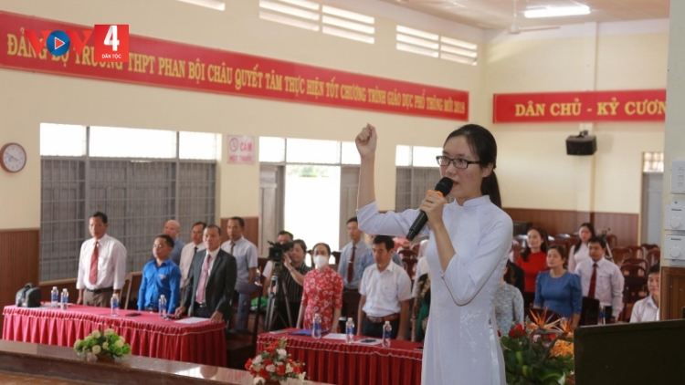 Dak Lak: Hnê mơjiâng đảng viên tung hngêi trung