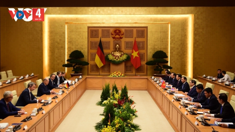 Pôa Phạm Minh Chính, Ngế pro xiâm hnê ngăn Chin phuh veăng hneăng hôp tơpui tơno ƀă Ngế pro xiâm hnê ngăn kong têa Alơmăng