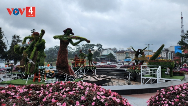 Lâm Đồng hbrâ rơnáu ăm hneăng Festival reăng Đà Lạt tơniăn ƀă pro hâk mơnâ